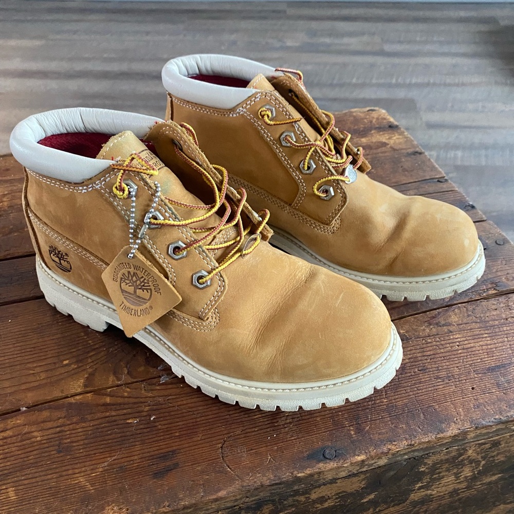 Vintage Timberland WATERPROOF Nellie Chukka Boots Nubuck Leather Women’s 9.